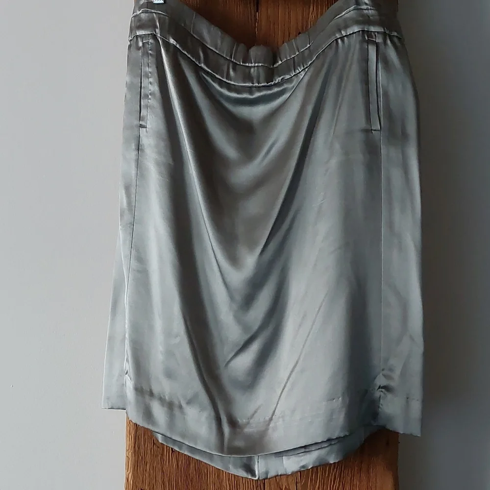 EUC J.Crew 100% silk silver Pewter skirt w/ pockets sz 12 Large elastic waist